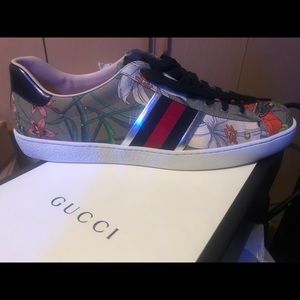 Men’s Gucci floral sneaker